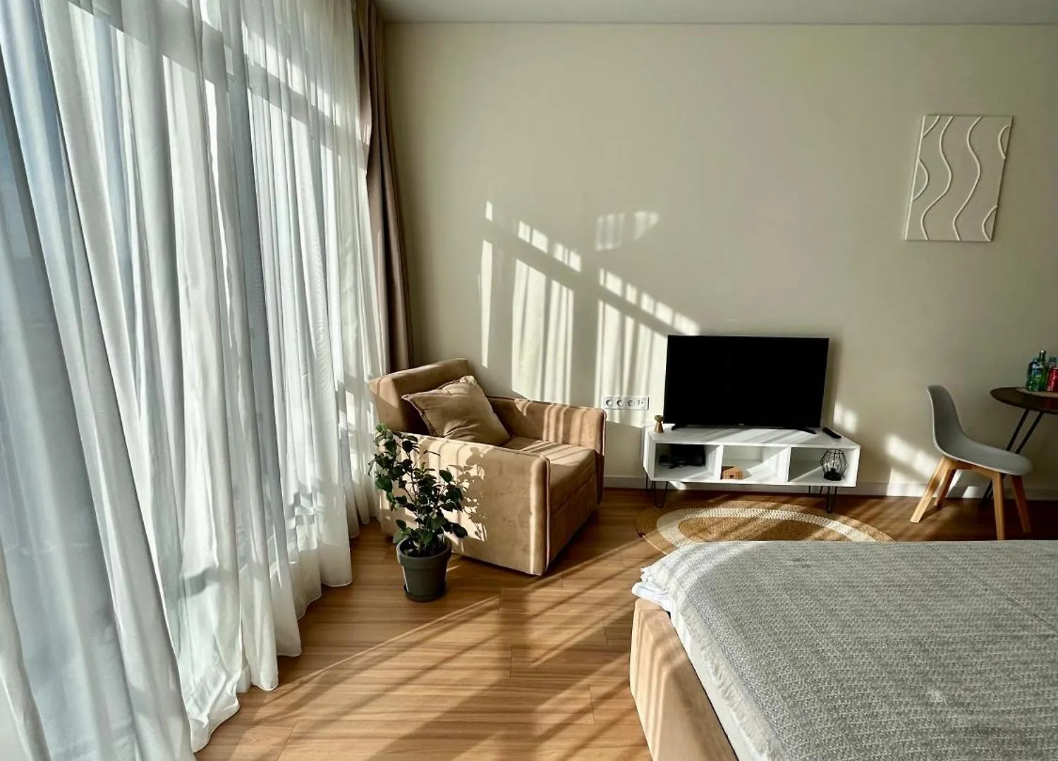 White Apartment Batumi